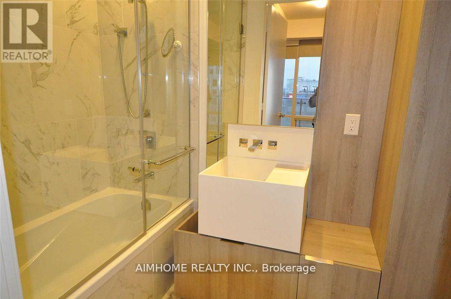 2208 - 1 Bloor Street E, Toronto, Ontario  M4W 0A8 - Photo 7 - C12676250