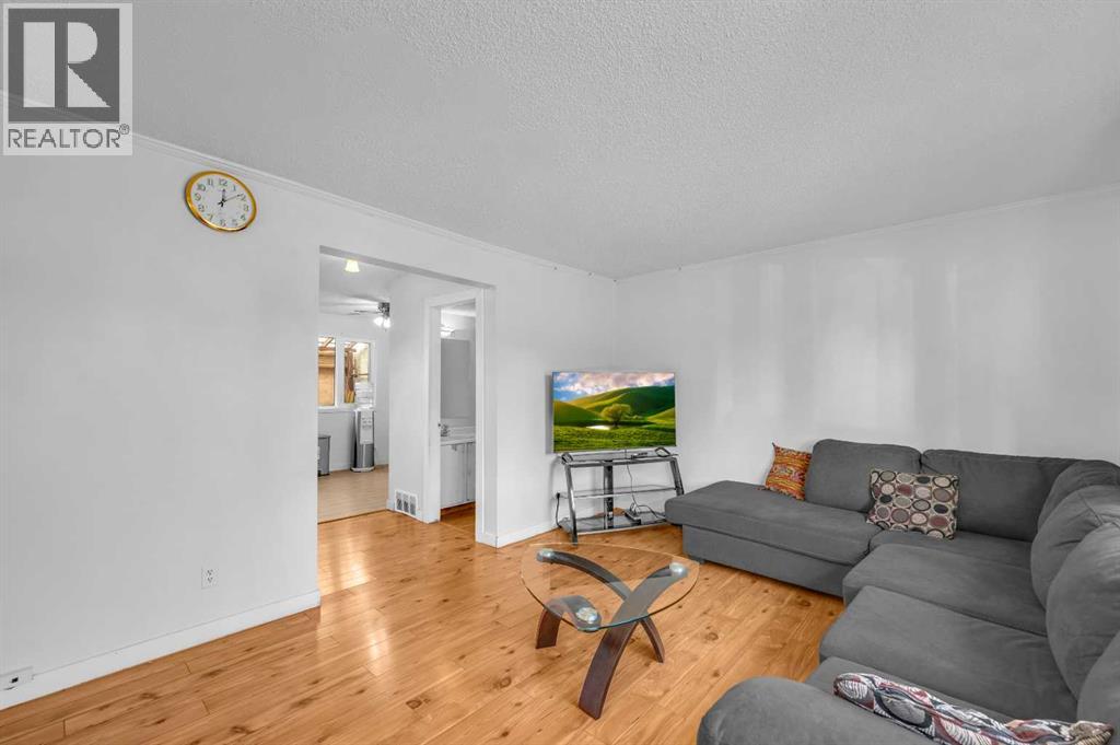 172 Templehill Drive Ne, Calgary, Alberta  T1Y 4M2 - Photo 6 - A2270725