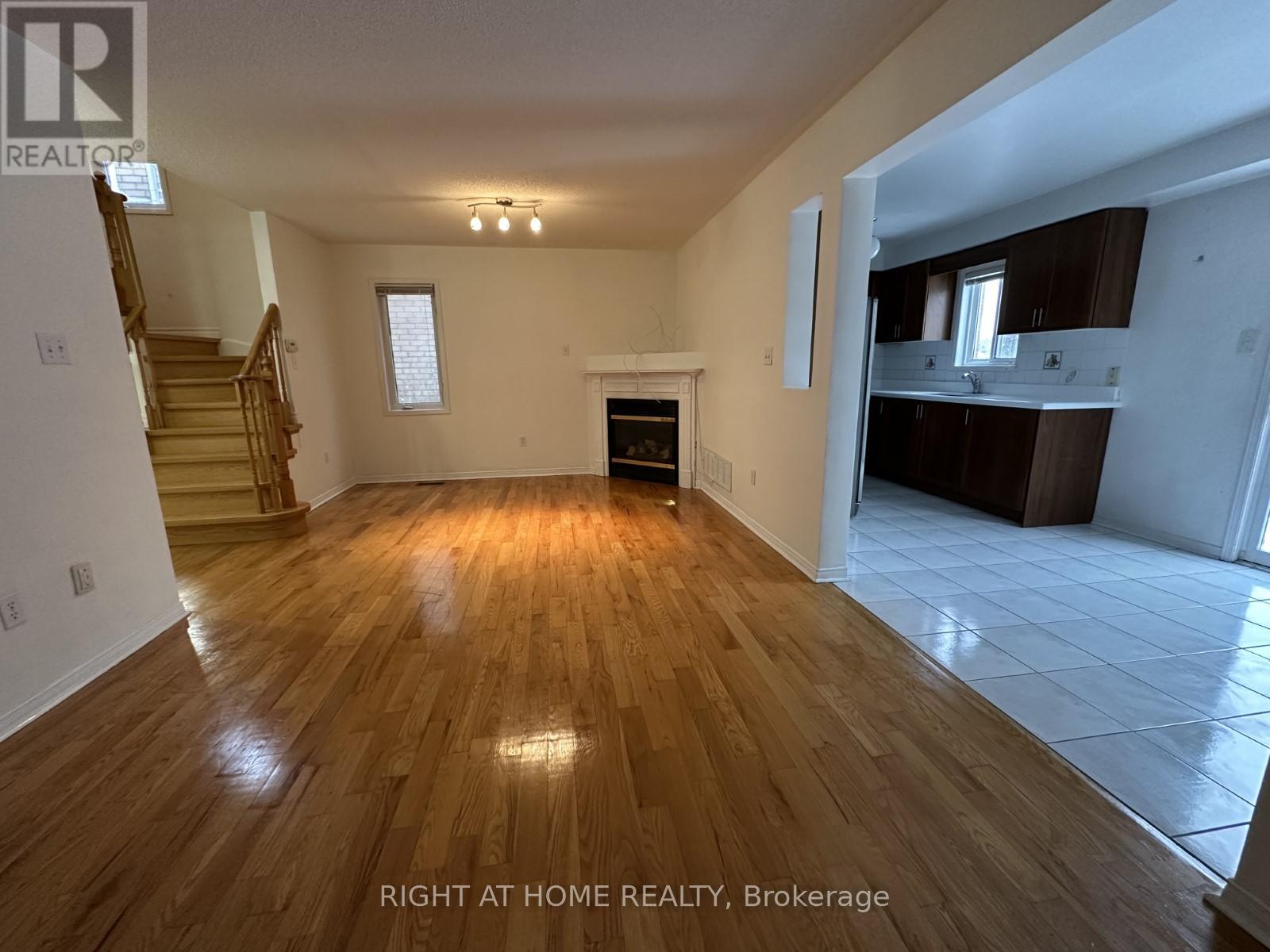 26 Breakwater Drive, Whitby, Ontario  L1N 9R7 - Photo 8 - E12676162