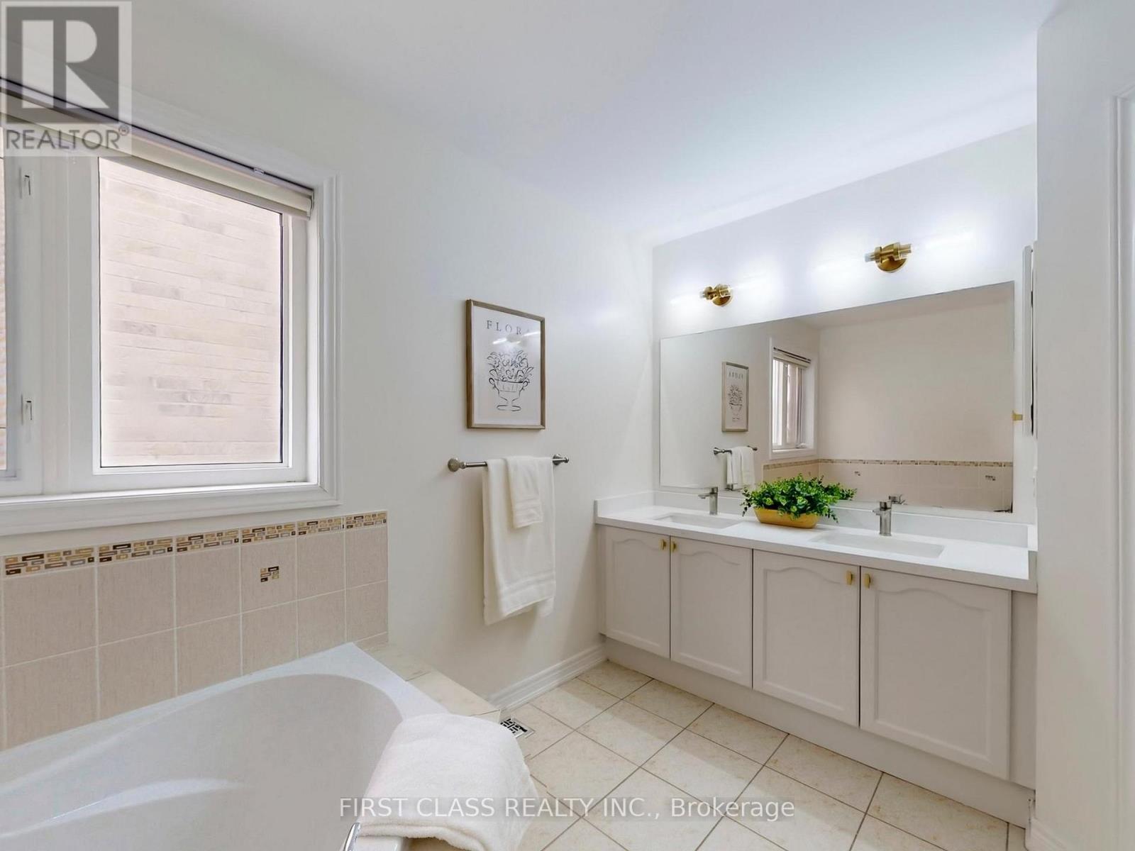 16 Milos Road, Richmond Hill, Ontario  L4E 0J9 - Photo 24 - N12676036