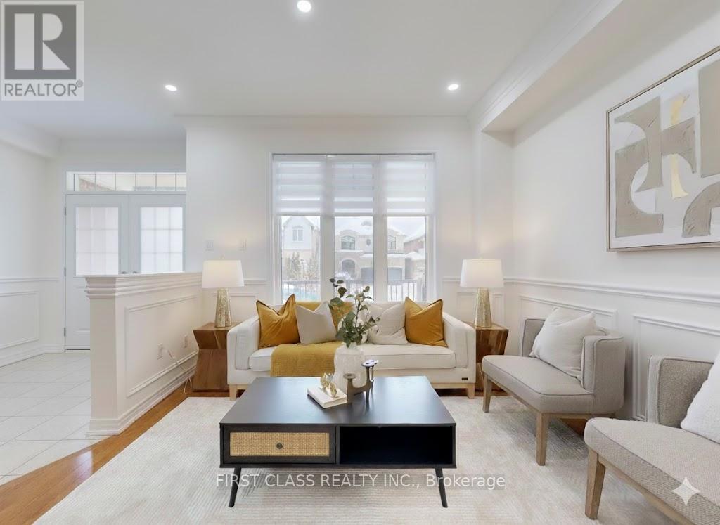 16 Milos Road, Richmond Hill, Ontario  L4E 0J9 - Photo 3 - N12676036