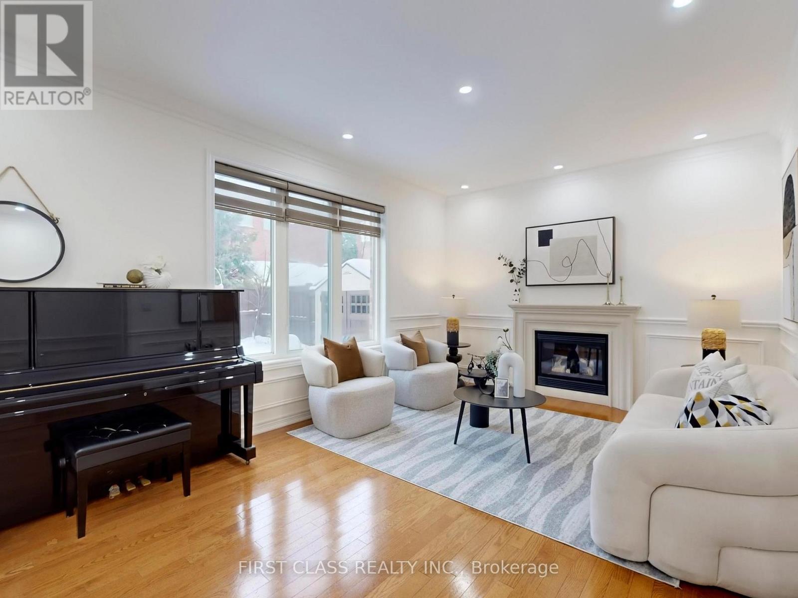 16 Milos Road, Richmond Hill, Ontario  L4E 0J9 - Photo 8 - N12676036