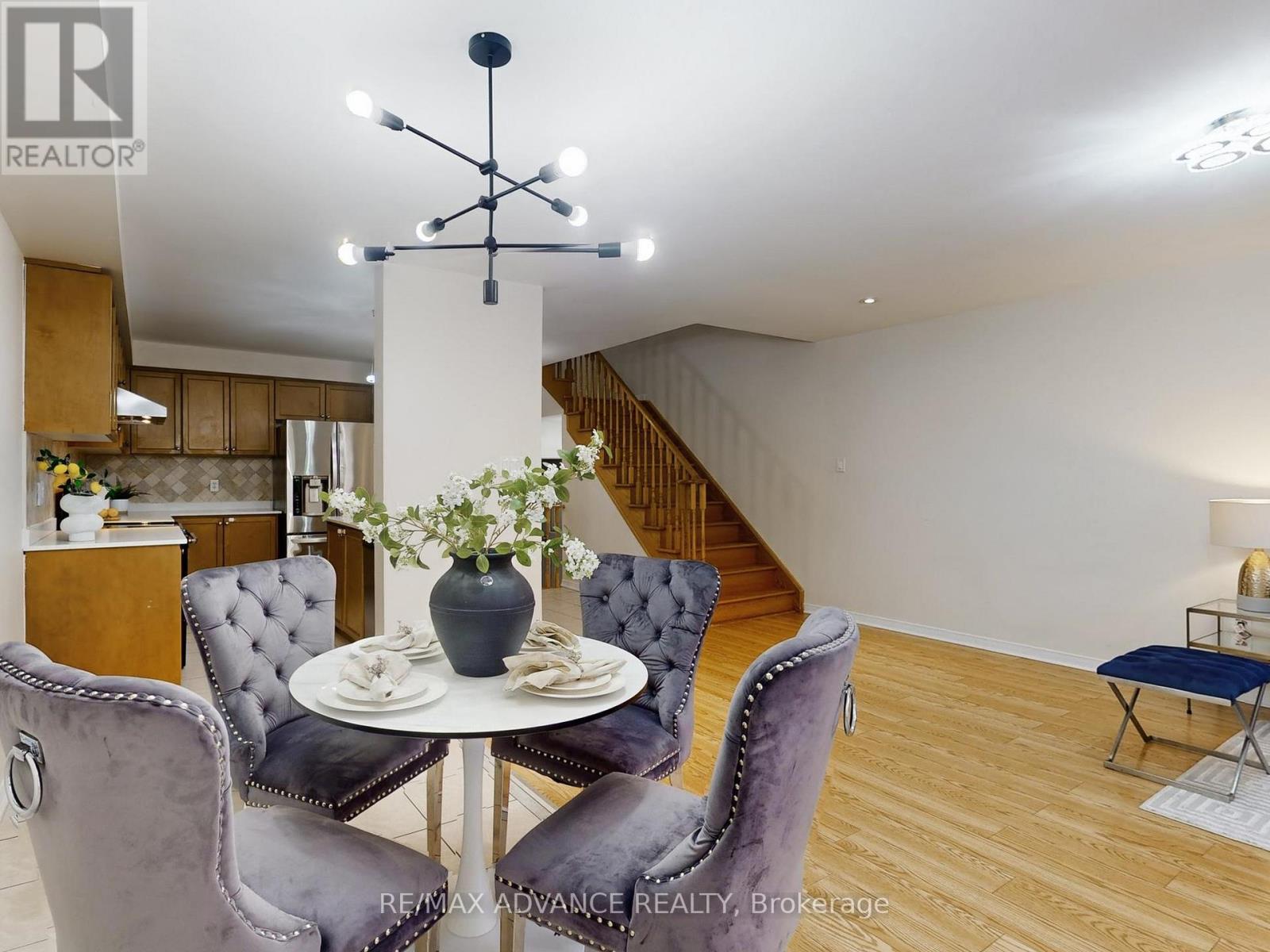 24 Martell Gate, Aurora, Ontario  L4G 0C4 - Photo 13 - N12676054