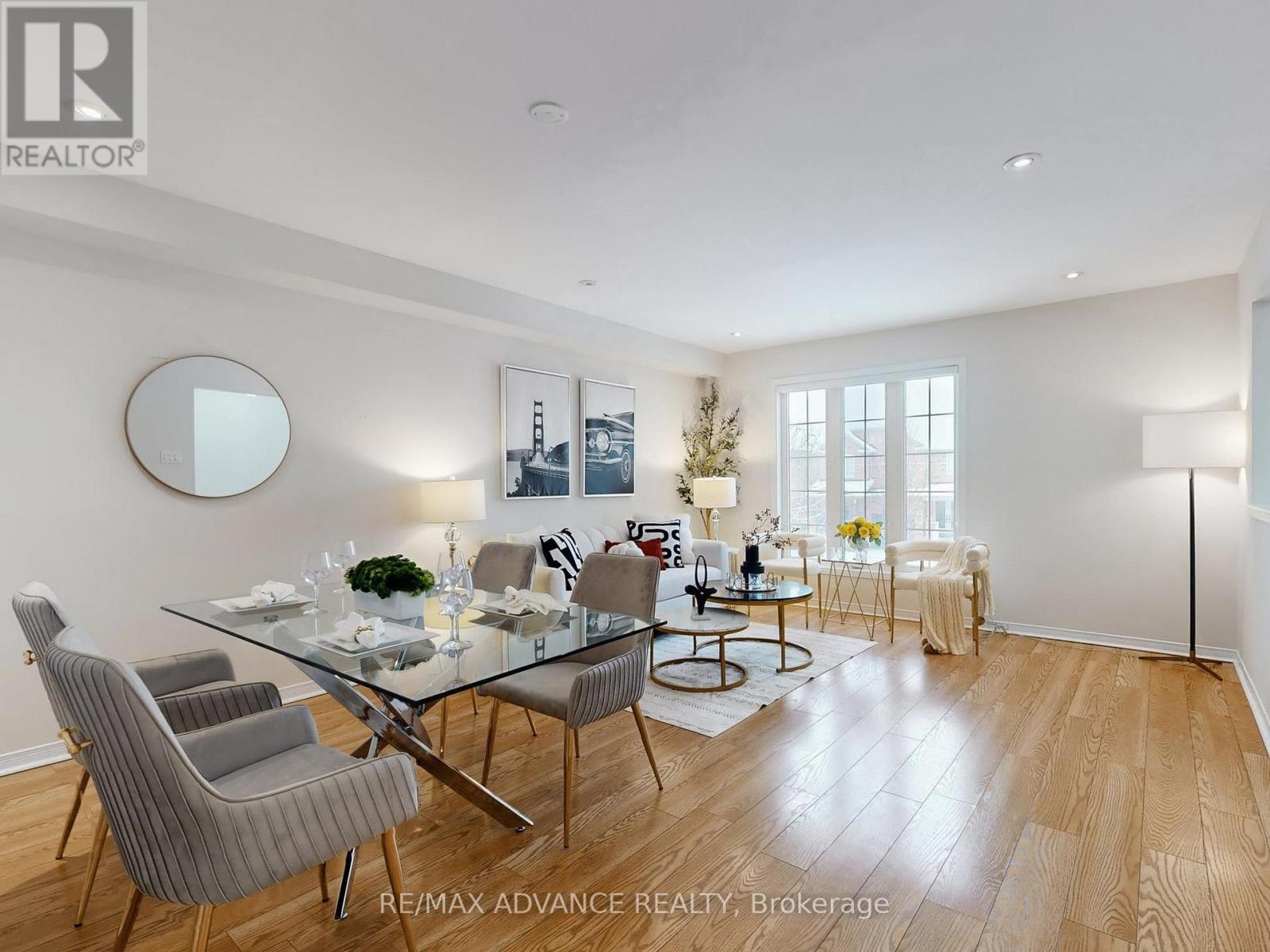 24 Martell Gate, Aurora, Ontario  L4G 0C4 - Photo 6 - N12676054