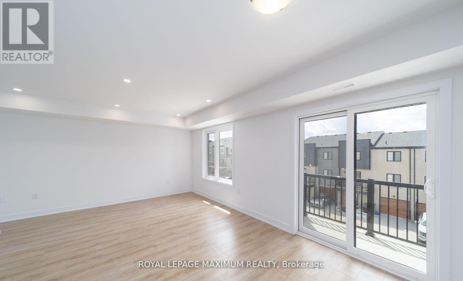 4 - 32 Wagon Lane, Barrie (Innis-Shore), Ontario  L9J 0C2 - Photo 8 - S12676172