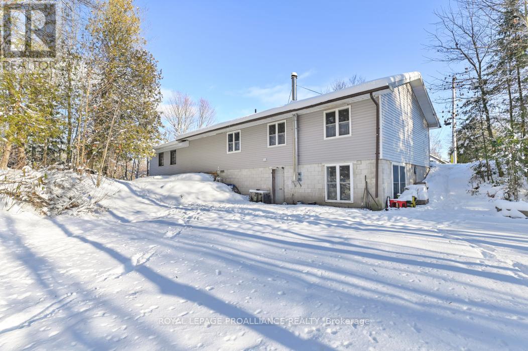 1023 Jewel Road, North Frontenac, Ontario  K0H 1K0 - Photo 29 - X12673694