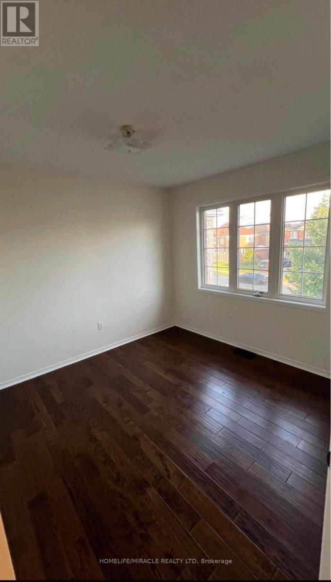 Upper - 97 Crown Victoria Drive, Brampton, Ontario  L7A 3X6 - Photo 8 - W12675958