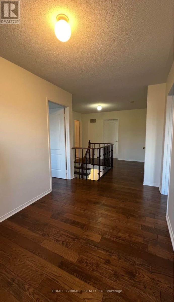 Upper - 97 Crown Victoria Drive, Brampton, Ontario  L7A 3X6 - Photo 9 - W12675958