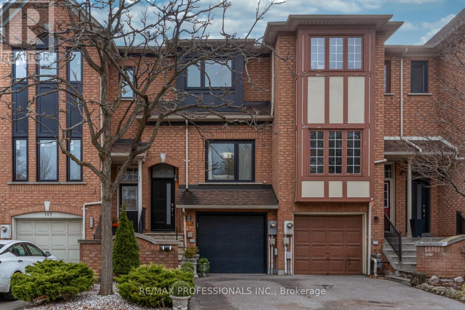 105 HARBOURVIEW CRESCENT, Toronto, Ontario