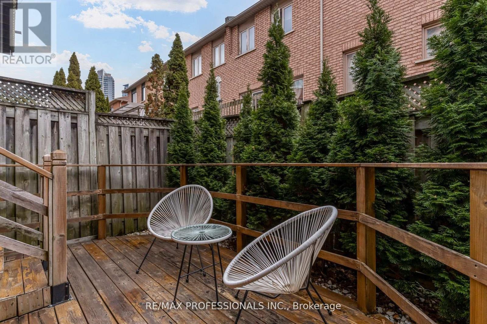 105 Harbourview Crescent, Toronto, Ontario  M8V 4A9 - Photo 39 - W12675964