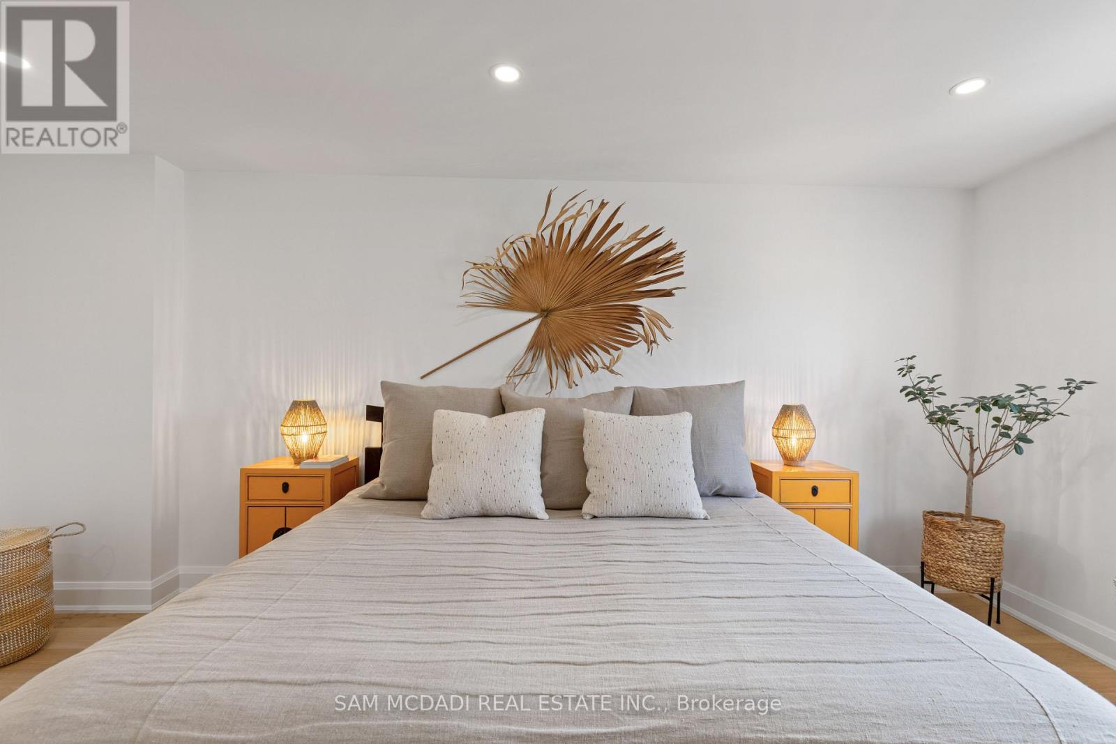 4 Iroquois Avenue, Mississauga, Ontario  L5G 1M6 - Photo 18 - W12675992