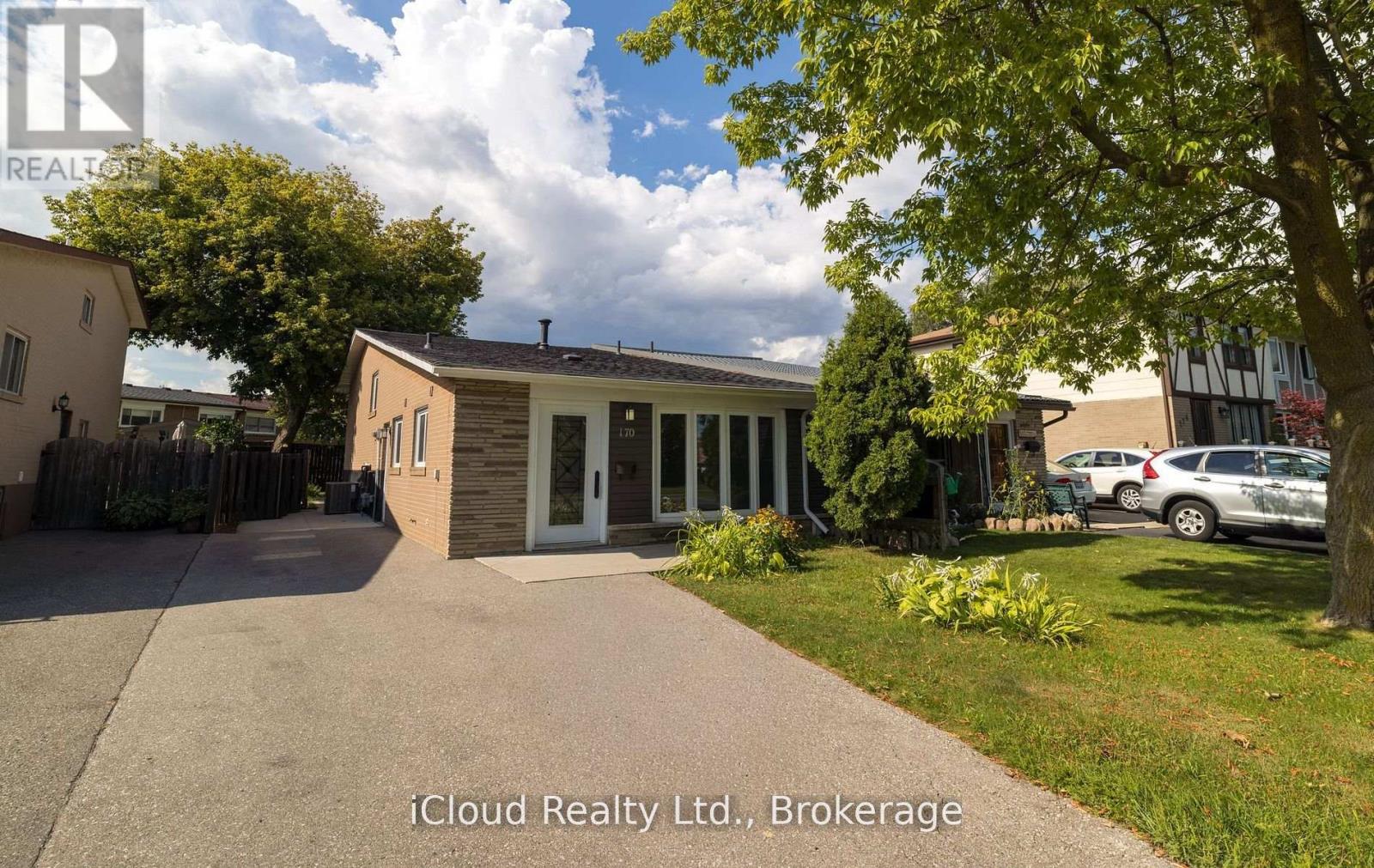 170 Clarence Street, Brampton, Ontario  L6W 1S9 - Photo 2 - W12676062