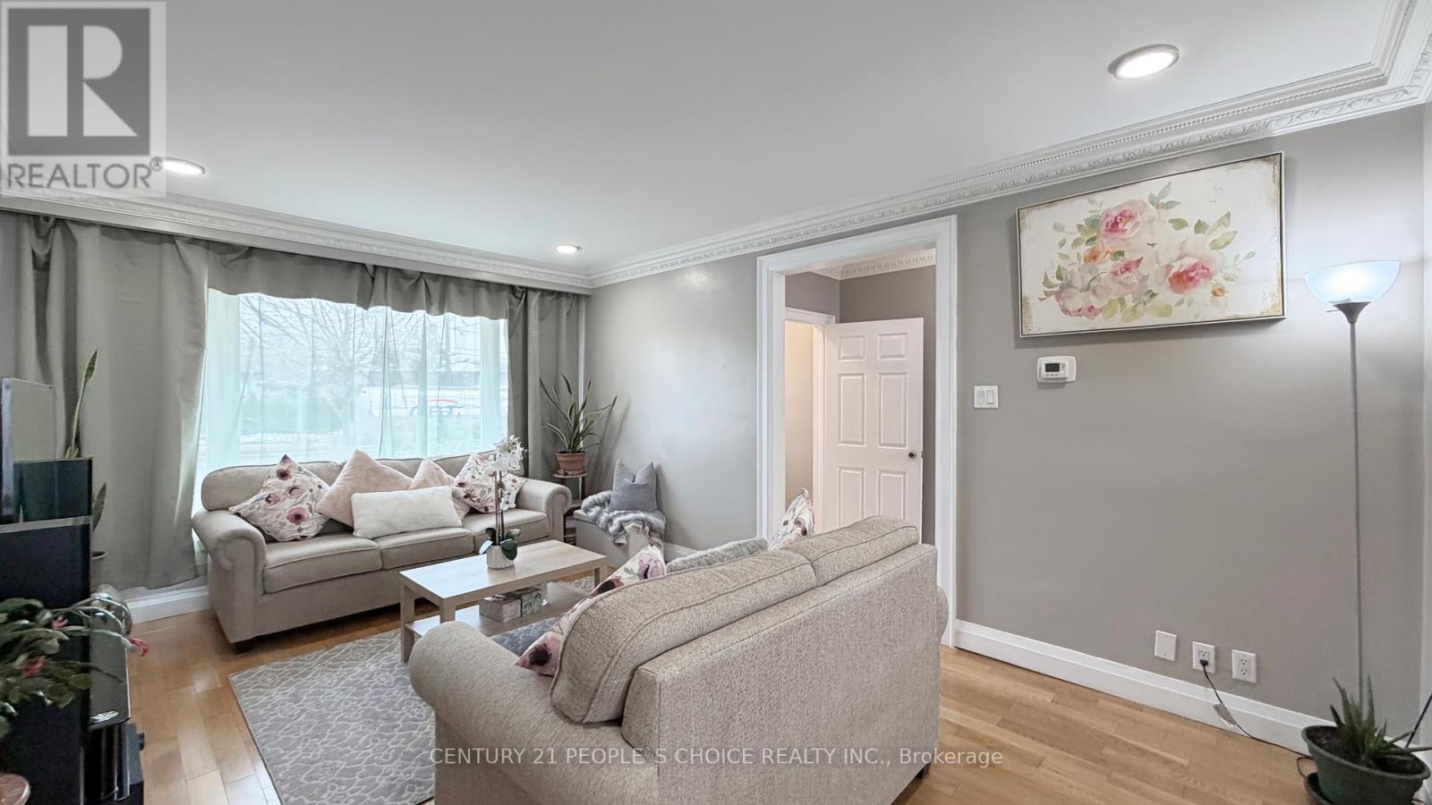 2864 Weston Road, Toronto, Ontario  M9M 2S3 - Photo 6 - W12676064