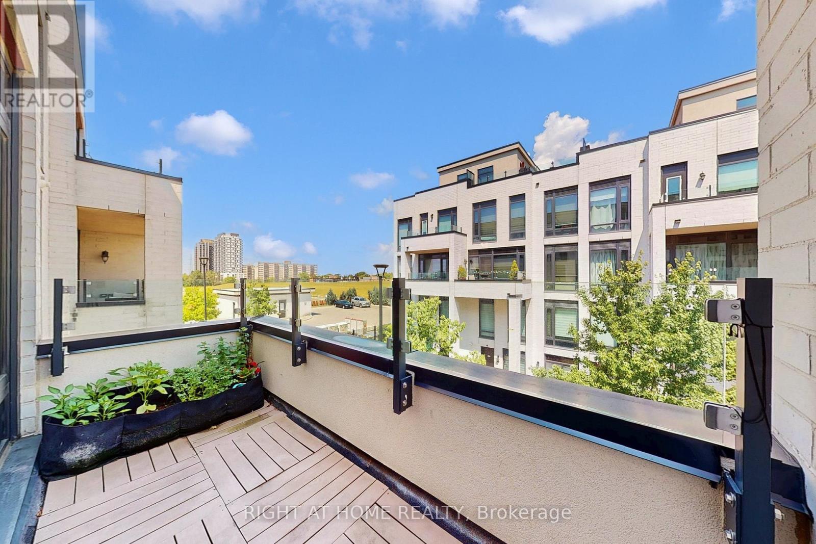 710 - 138 Widdicombe Hill Boulevard, Toronto, Ontario  M9R 4A6 - Photo 16 - W12676110