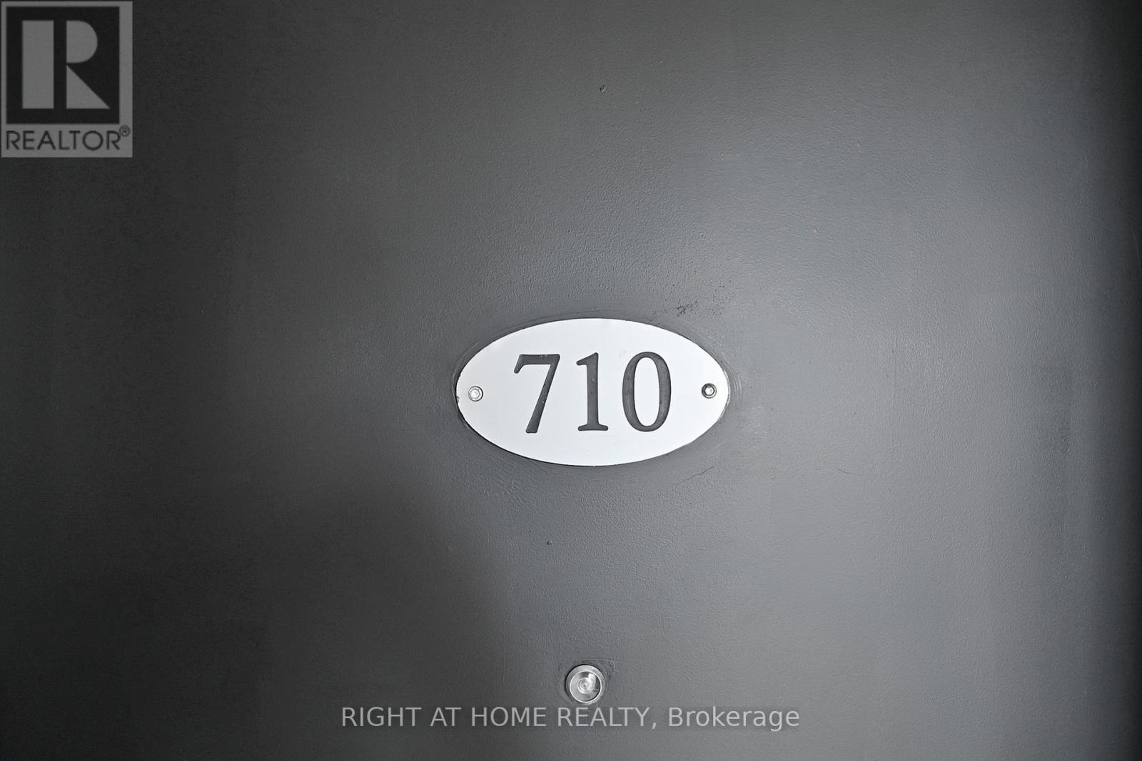 710 - 138 Widdicombe Hill Boulevard, Toronto, Ontario  M9R 4A6 - Photo 2 - W12676110