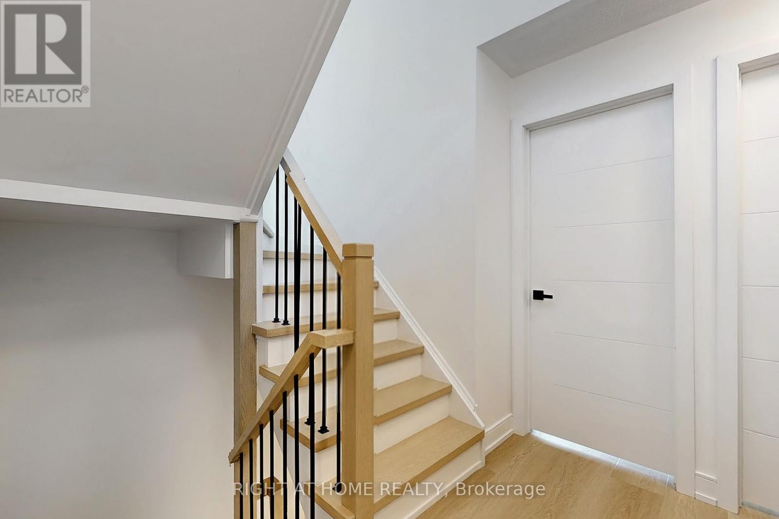 710 - 138 Widdicombe Hill Boulevard, Toronto, Ontario  M9R 4A6 - Photo 28 - W12676110