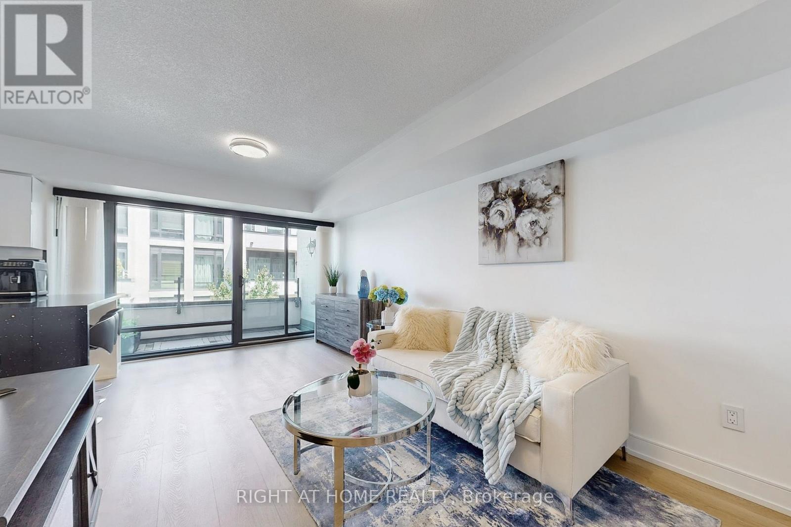 710 - 138 Widdicombe Hill Boulevard, Toronto, Ontario  M9R 4A6 - Photo 3 - W12676110