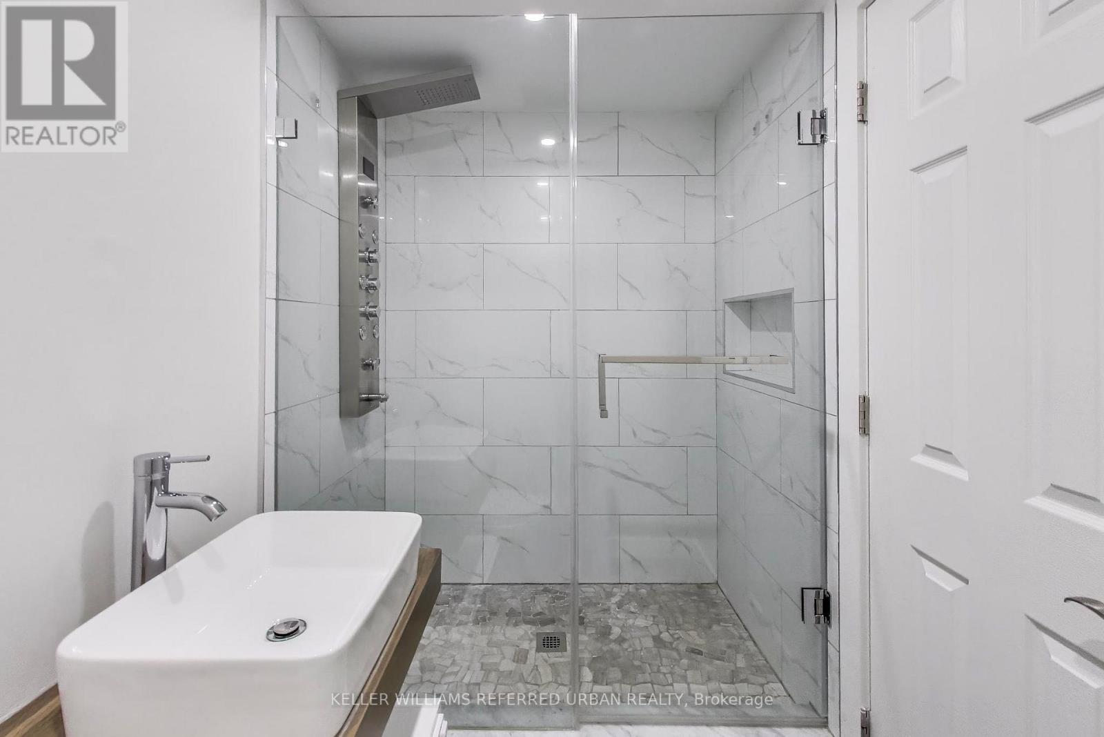 1215 - 11 Wincott Drive, Toronto, Ontario  M9R 2R9 - Photo 15 - W12676140