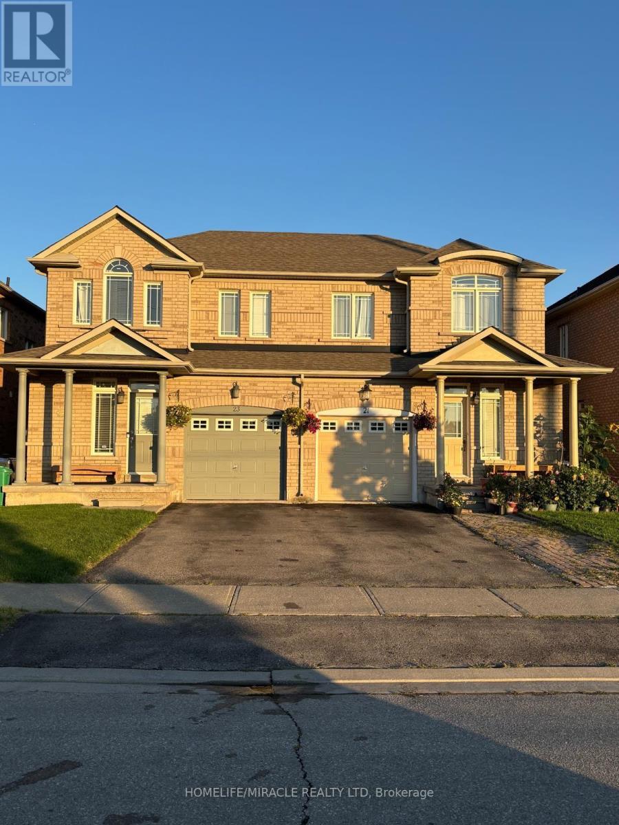 21 Percy Gate, Brampton, Ontario  L7A 3S1 - Photo 2 - W12676148