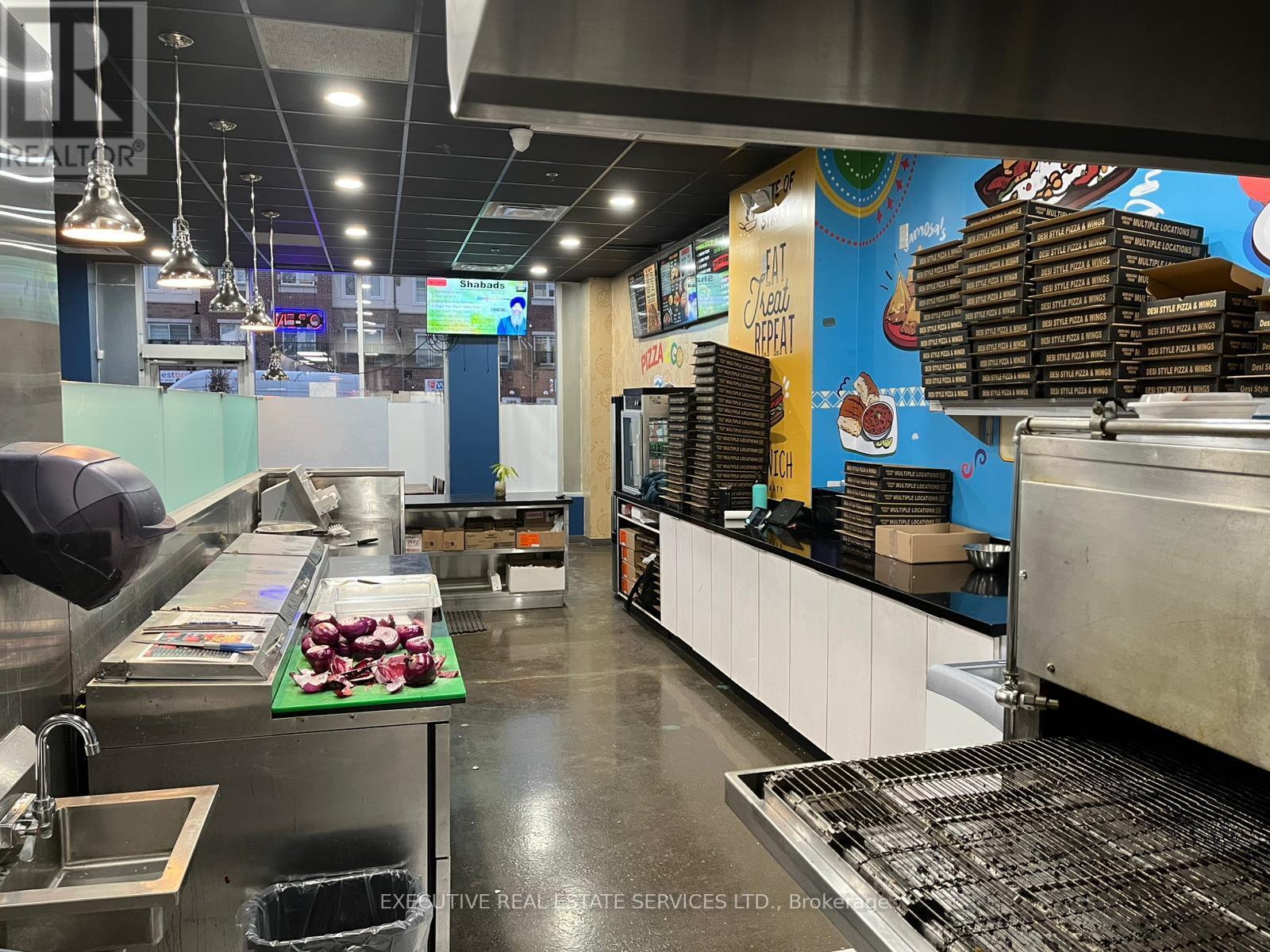 1 - 50 Sky Harbour Drive, Brampton, Ontario  L6Y 6B8 - Photo 4 - W12676158