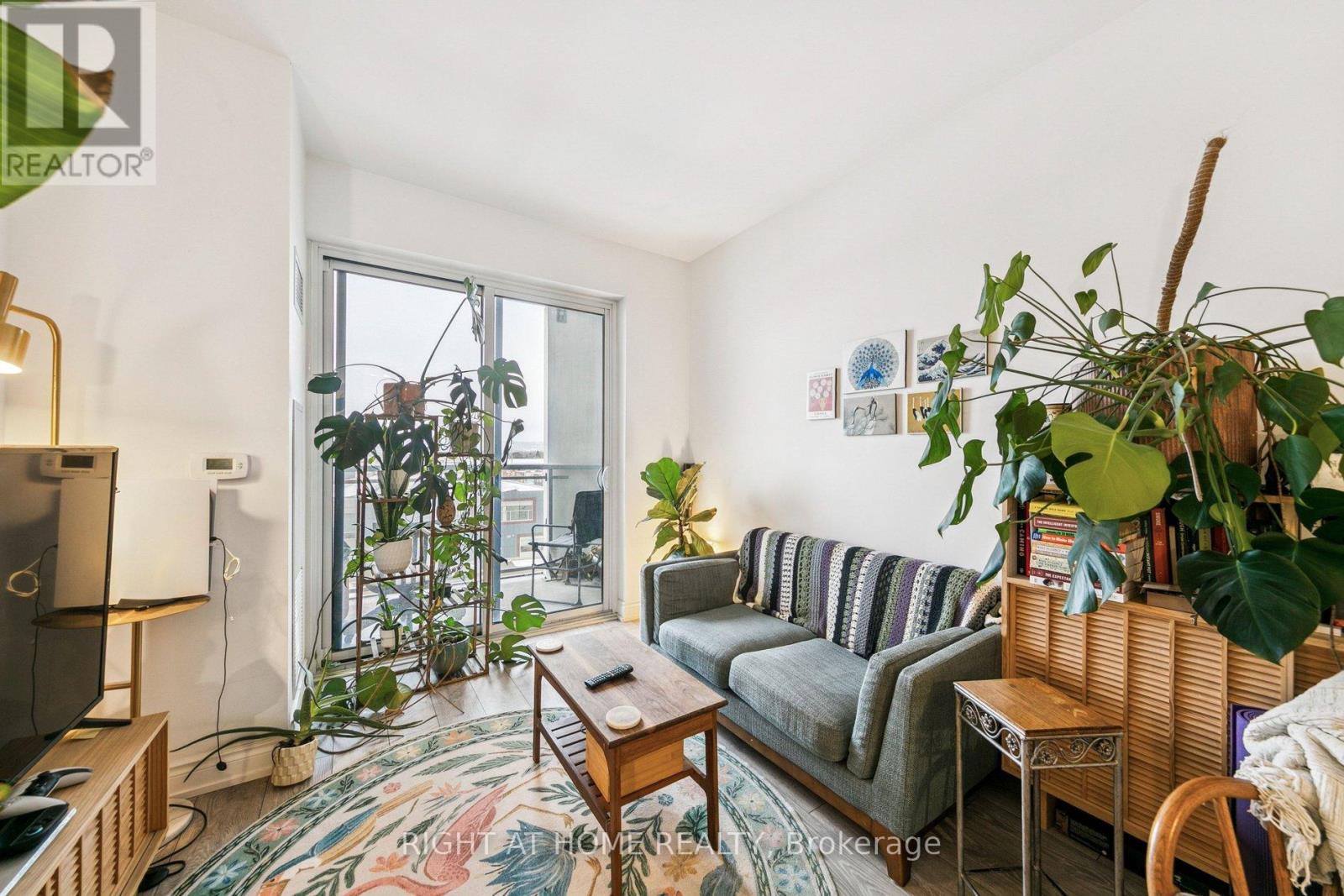 501 - 1050 Main Street E, Milton, Ontario  L9T 9M3 - Photo 4 - W12676234