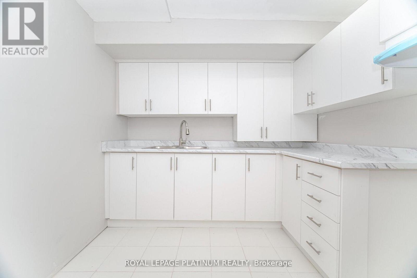 51 Softneedle Avenue, Brampton, Ontario  L6R 1K7 - Photo 19 - W12676246