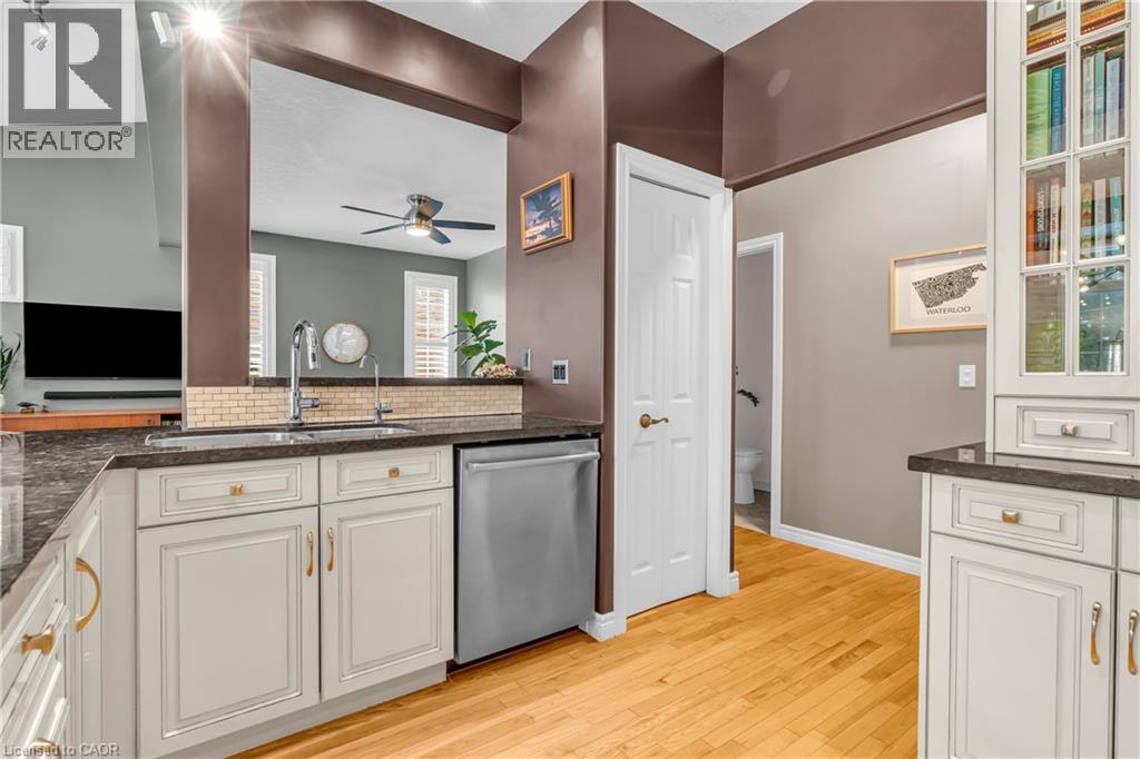 610 Rock Point Crescent, Waterloo, Ontario  N2V 2K3 - Photo 13 - 40795409