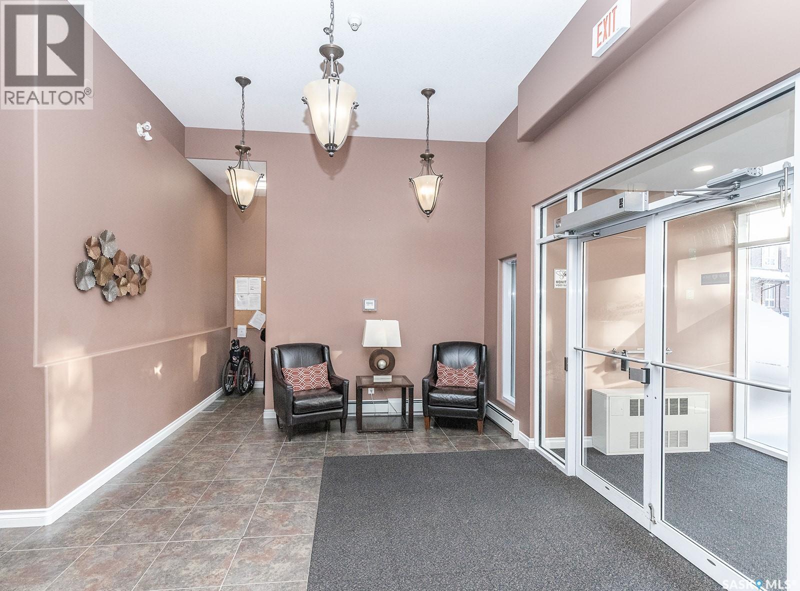 104 918 Heritage View, Saskatoon, Saskatchewan  S7H 1X3 - Photo 2 - SK026406