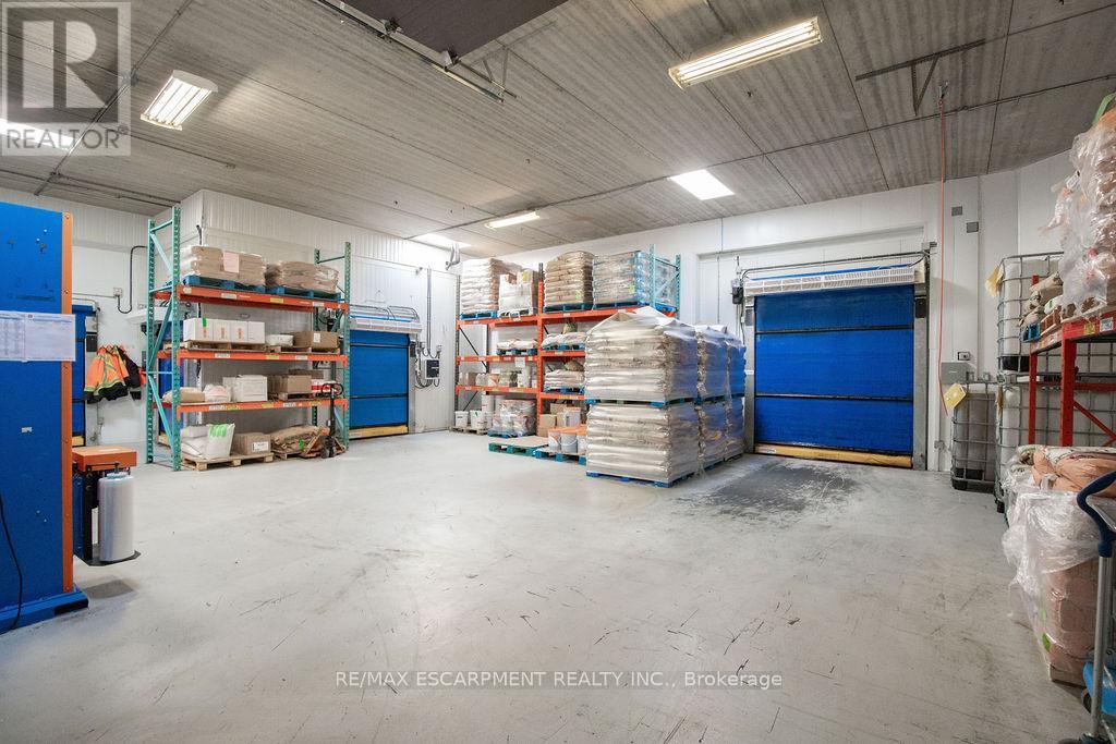 190 Hempstead Drive, Hamilton, Ontario  L8W 2E3 - Photo 9 - X12676044