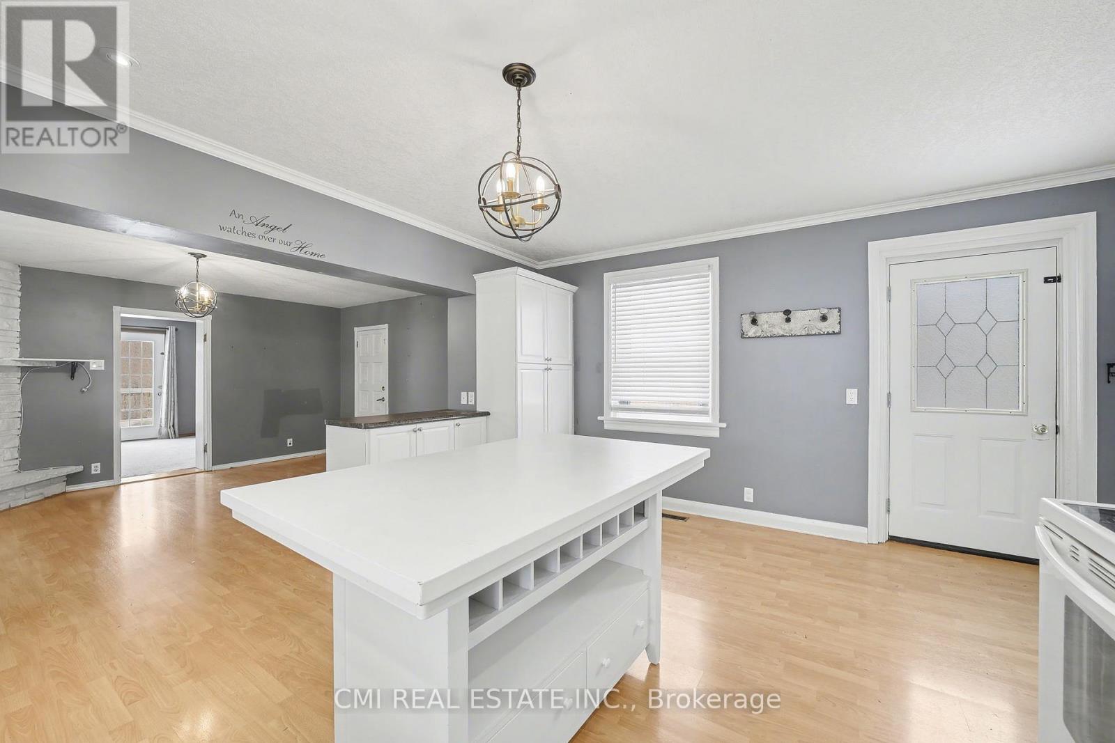 76 Main Street E, Mapleton, Ontario  N0G 1P0 - Photo 12 - X12676048