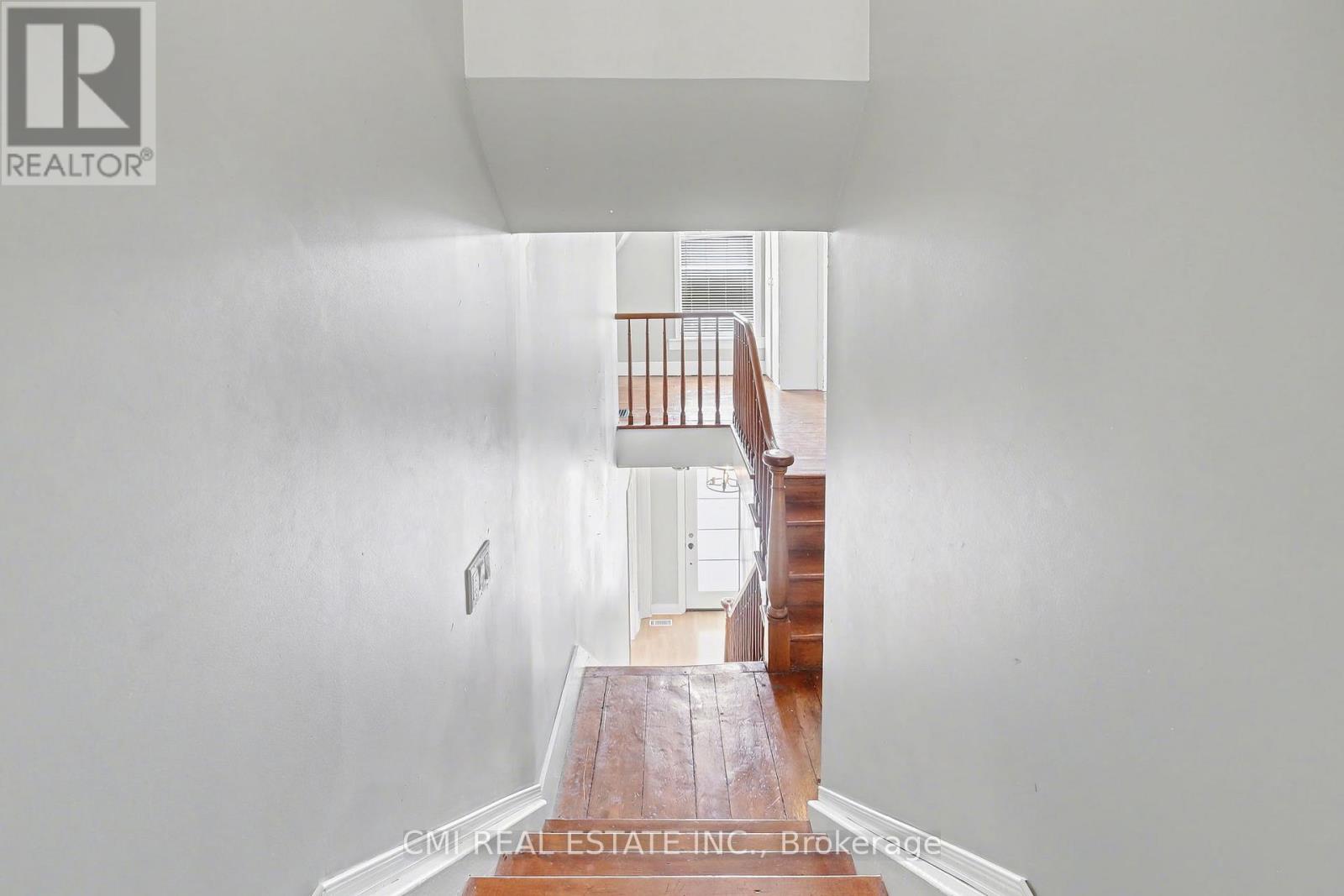 76 Main Street E, Mapleton, Ontario  N0G 1P0 - Photo 19 - X12676048