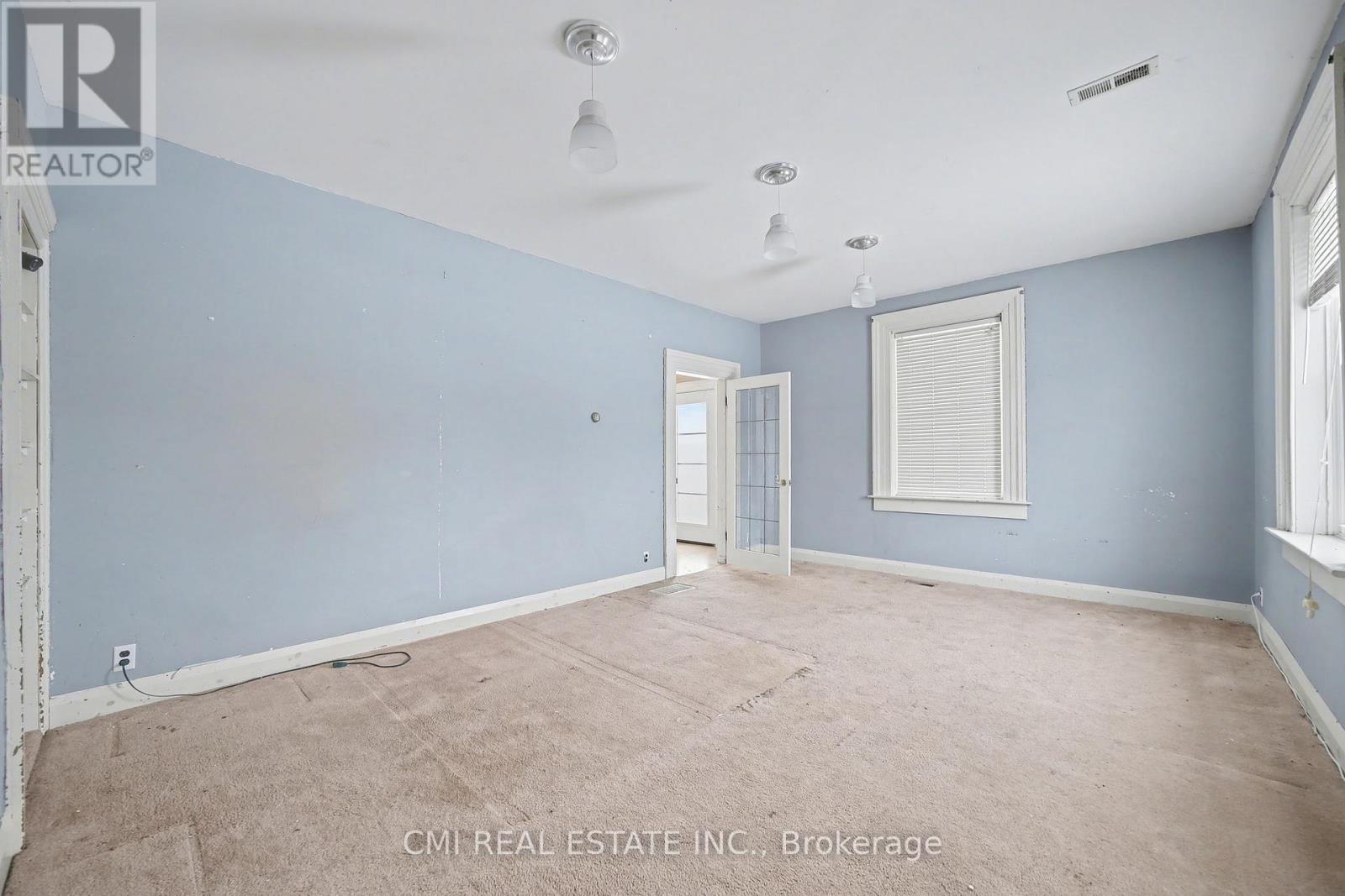 76 Main Street E, Mapleton, Ontario  N0G 1P0 - Photo 32 - X12676048