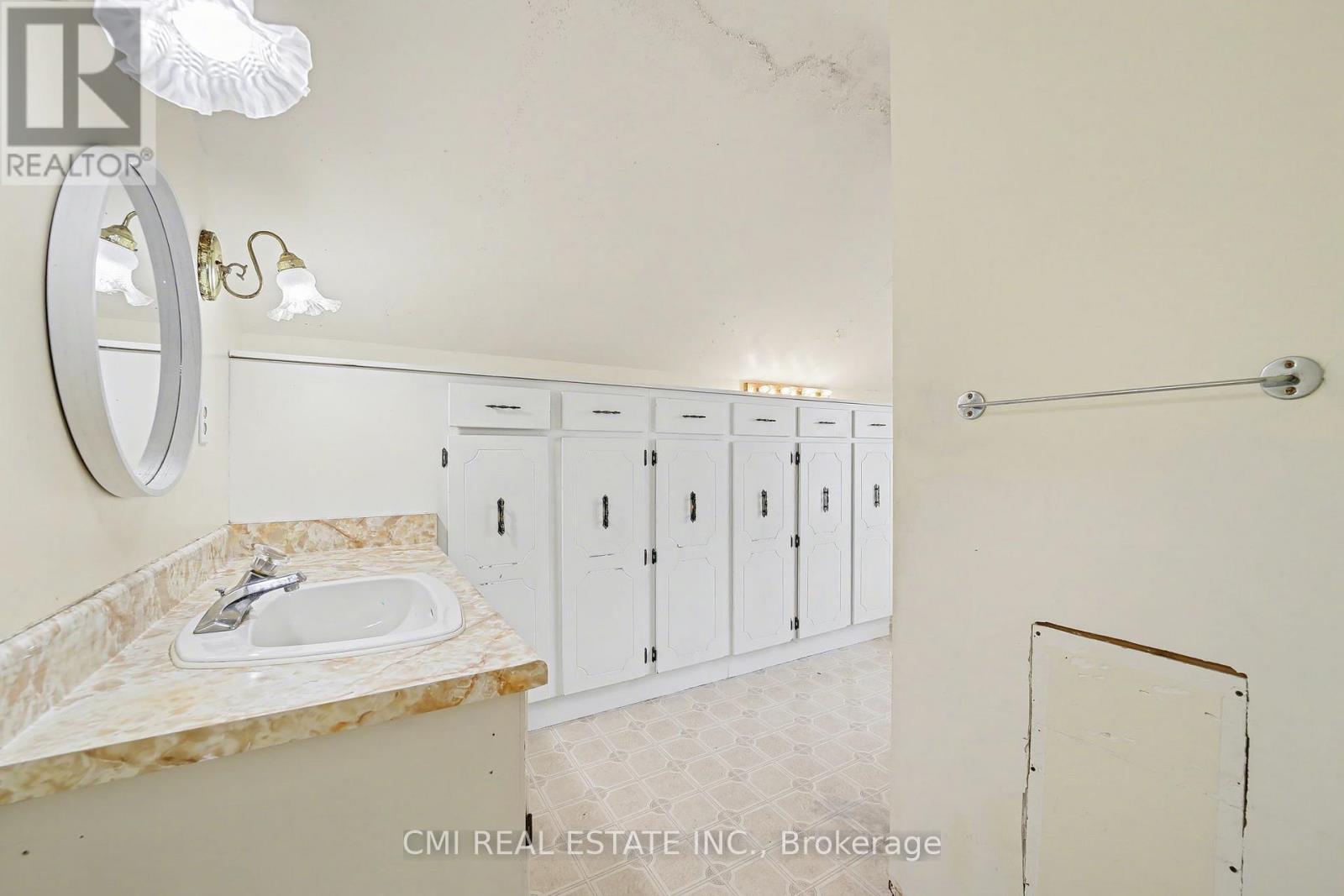 76 Main Street E, Mapleton, Ontario  N0G 1P0 - Photo 39 - X12676048