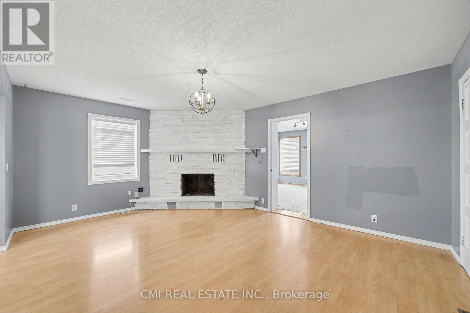 76 Main Street E, Mapleton, Ontario  N0G 1P0 - Photo 8 - X12676048