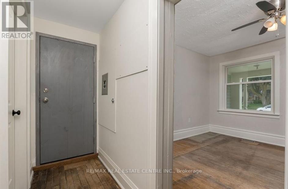 14 Young Street W, Waterloo, Ontario  N2L 2Y8 - Photo 3 - X12676082