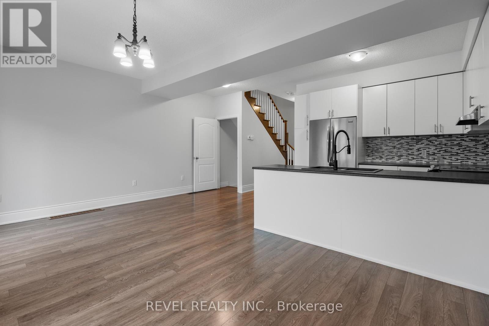 35 Sunset Way, Thorold, Ontario  L0S 1A0 - Photo 7 - X12676086