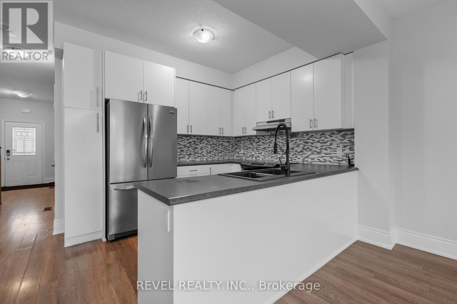 35 Sunset Way, Thorold, Ontario  L0S 1A0 - Photo 12 - X12676192