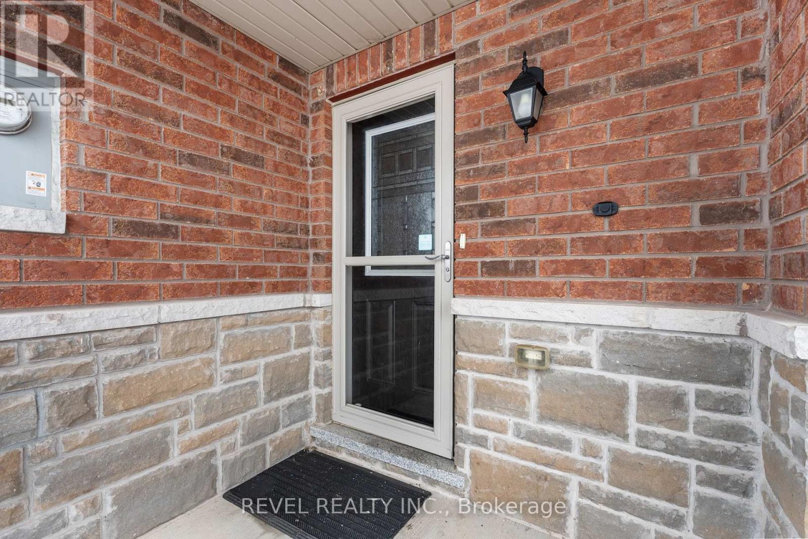 35 Sunset Way, Thorold, Ontario  L0S 1A0 - Photo 2 - X12676192