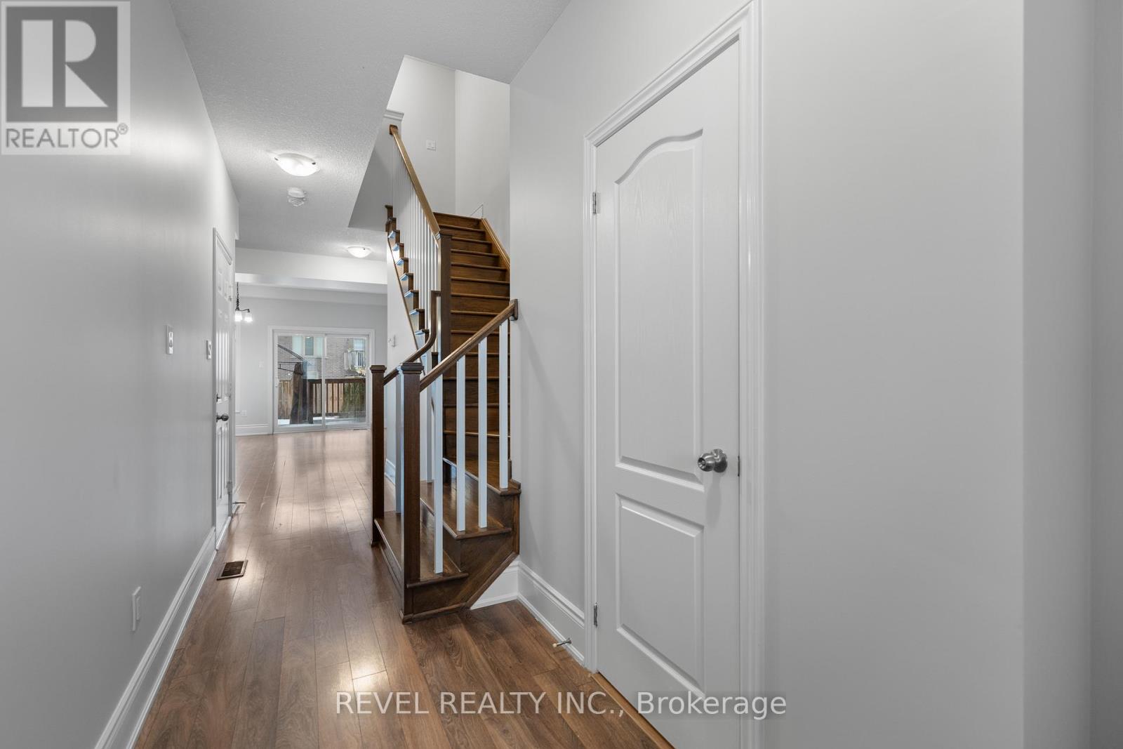 35 Sunset Way, Thorold, Ontario  L0S 1A0 - Photo 5 - X12676192