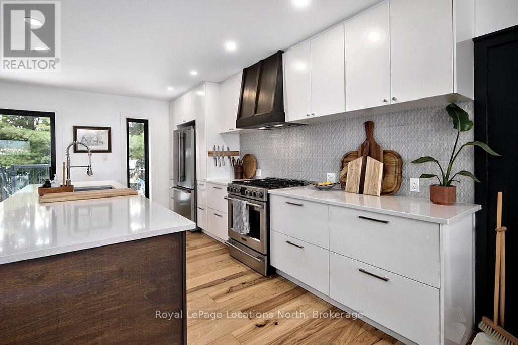 9 Shirley Court, Blue Mountains, Ontario  N0H 2P0 - Photo 8 - X12589624