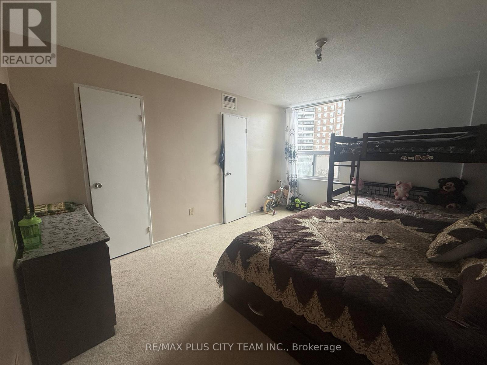 909 - 10 Edgecliff Golfway, Toronto, Ontario  M3C 3A3 - Photo 15 - C12641252