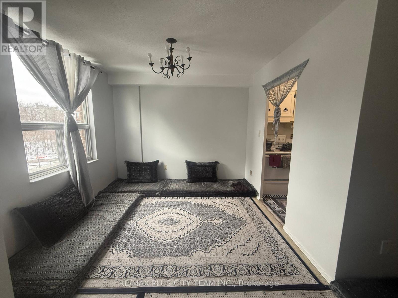 909 - 10 Edgecliff Golfway, Toronto, Ontario  M3C 3A3 - Photo 4 - C12641252