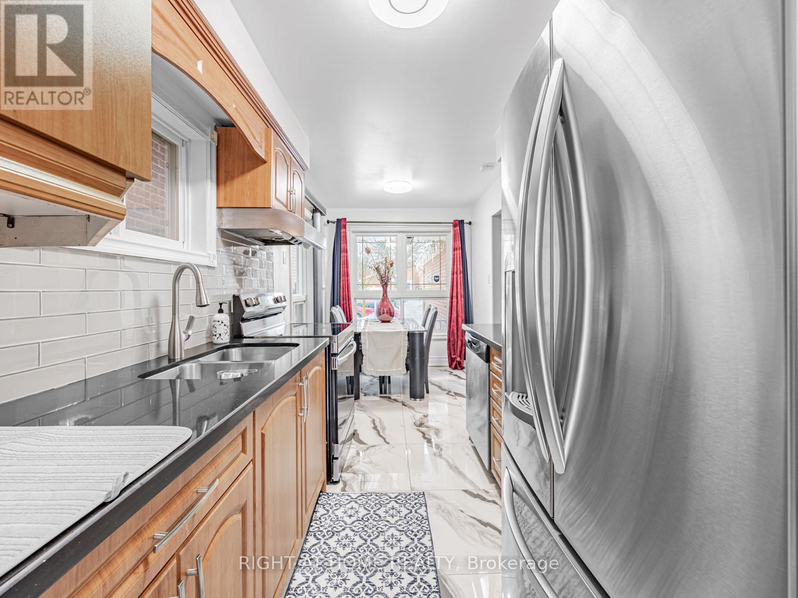 106 Mammoth Hall Trail, Toronto, Ontario  M1B 1P9 - Photo 10 - E12674816