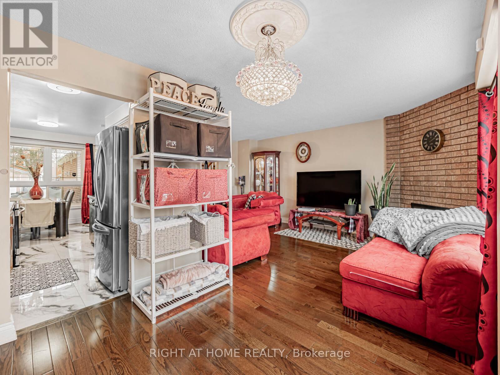 106 Mammoth Hall Trail, Toronto, Ontario  M1B 1P9 - Photo 9 - E12674816