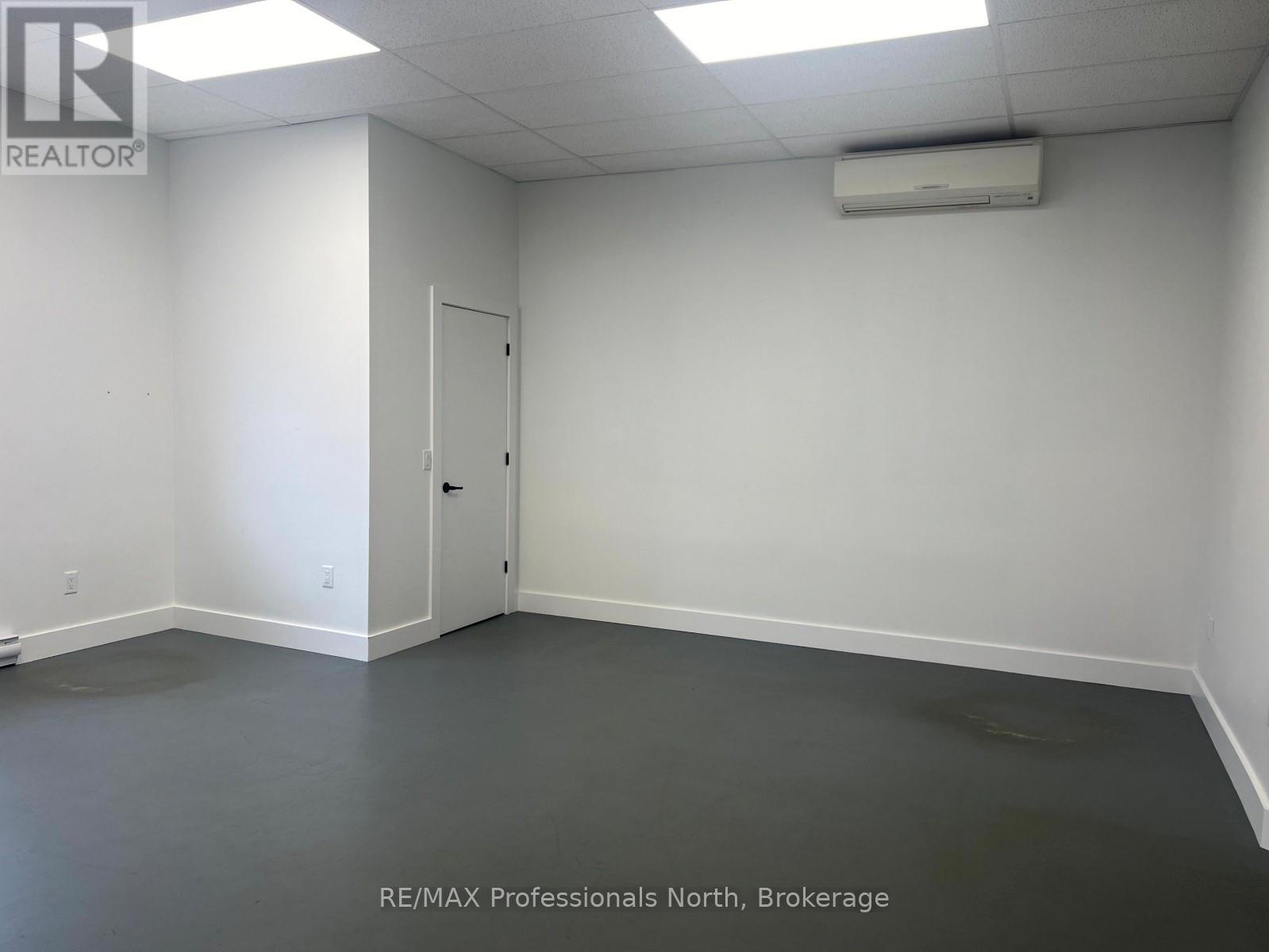 9 - 83 Maple Avenue, Dysart Et Al (Dysart), Ontario  K0M 1S0 - Photo 4 - X12676296