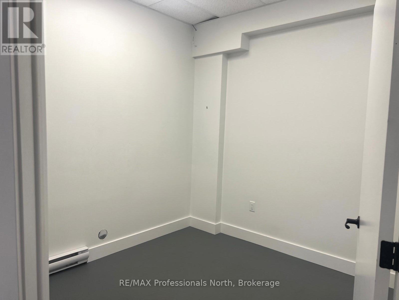 9 - 83 Maple Avenue, Dysart Et Al (Dysart), Ontario  K0M 1S0 - Photo 5 - X12676296