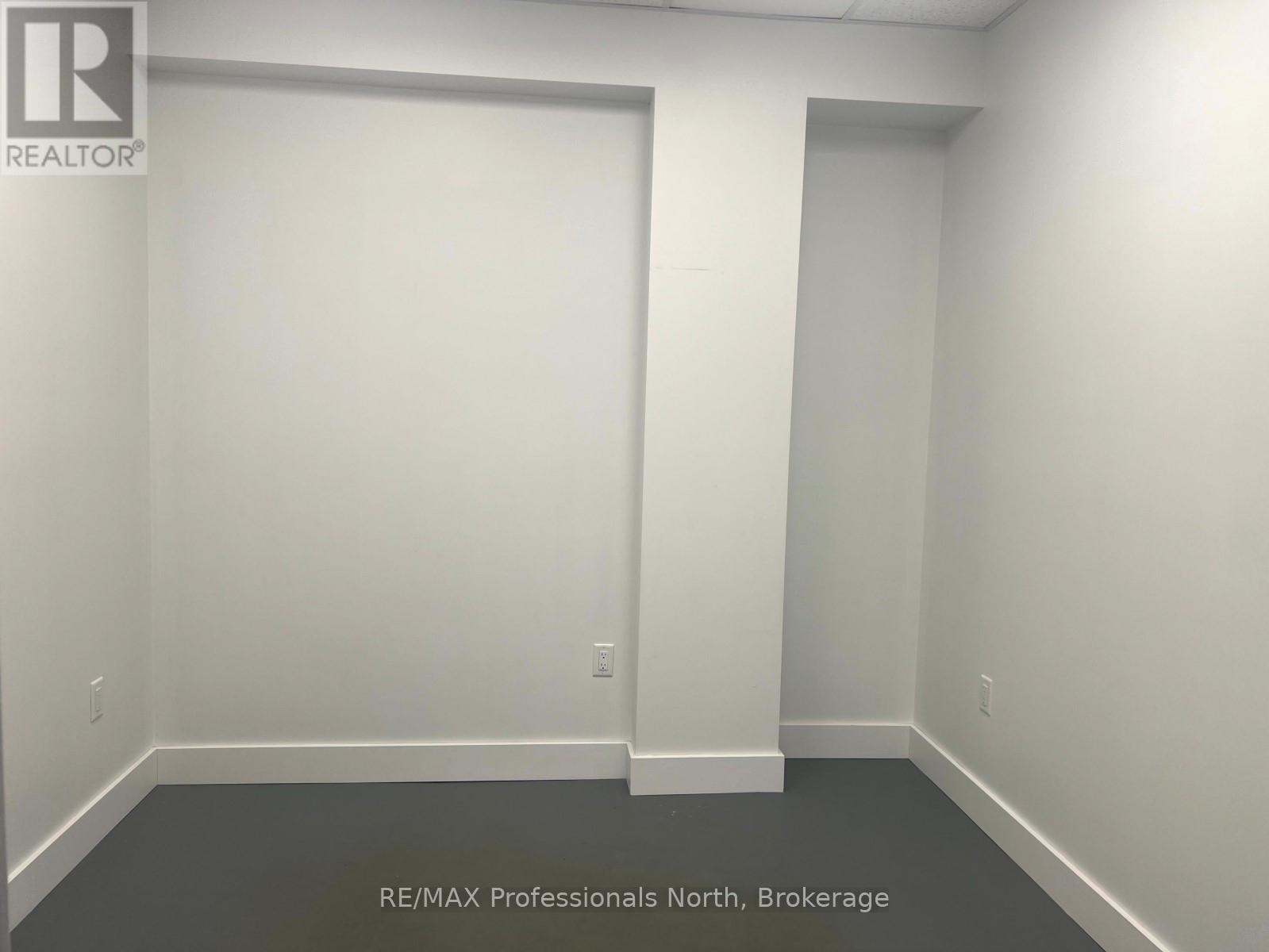 9 - 83 Maple Avenue, Dysart Et Al (Dysart), Ontario  K0M 1S0 - Photo 6 - X12676296