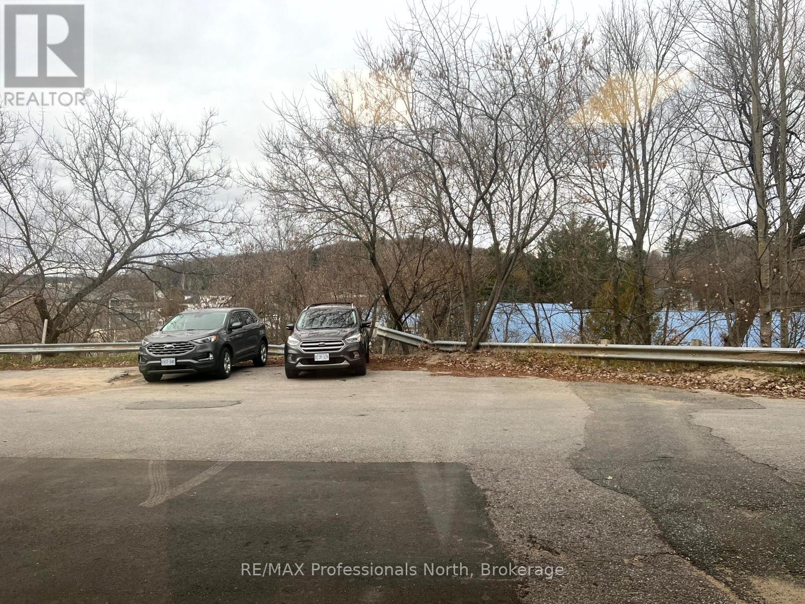 9 - 83 Maple Avenue, Dysart Et Al (Dysart), Ontario  K0M 1S0 - Photo 7 - X12676296