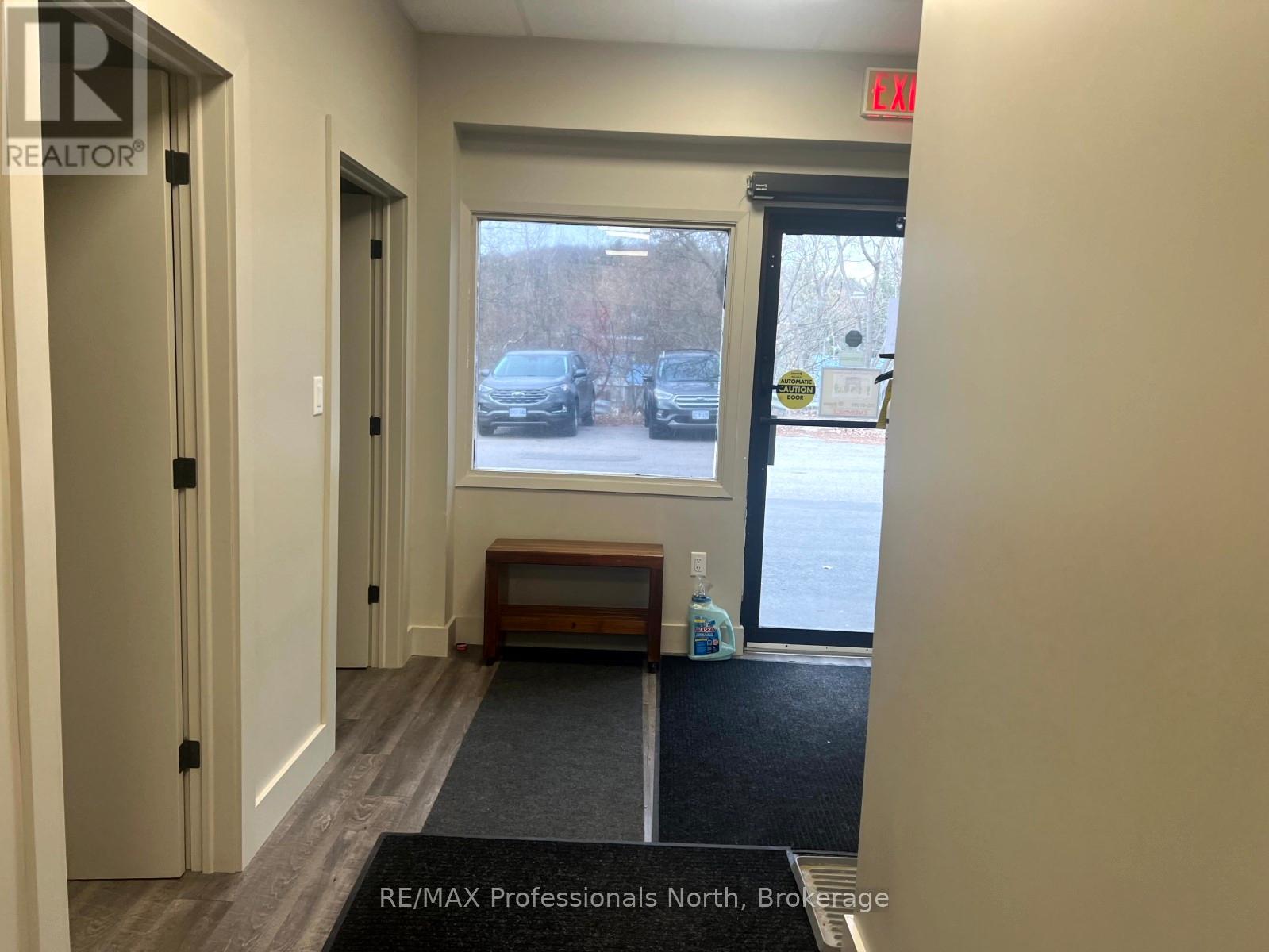 9 - 83 Maple Avenue, Dysart Et Al (Dysart), Ontario  K0M 1S0 - Photo 9 - X12676296