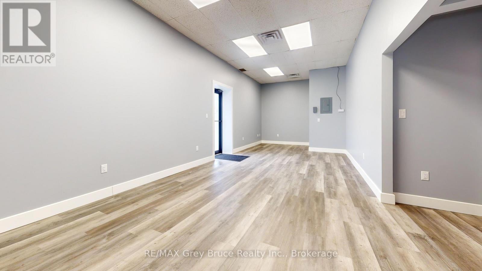 4 - 18 Yonge Street, Arran-Elderslie, Ontario  N0H 2N0 - Photo 5 - X12676312